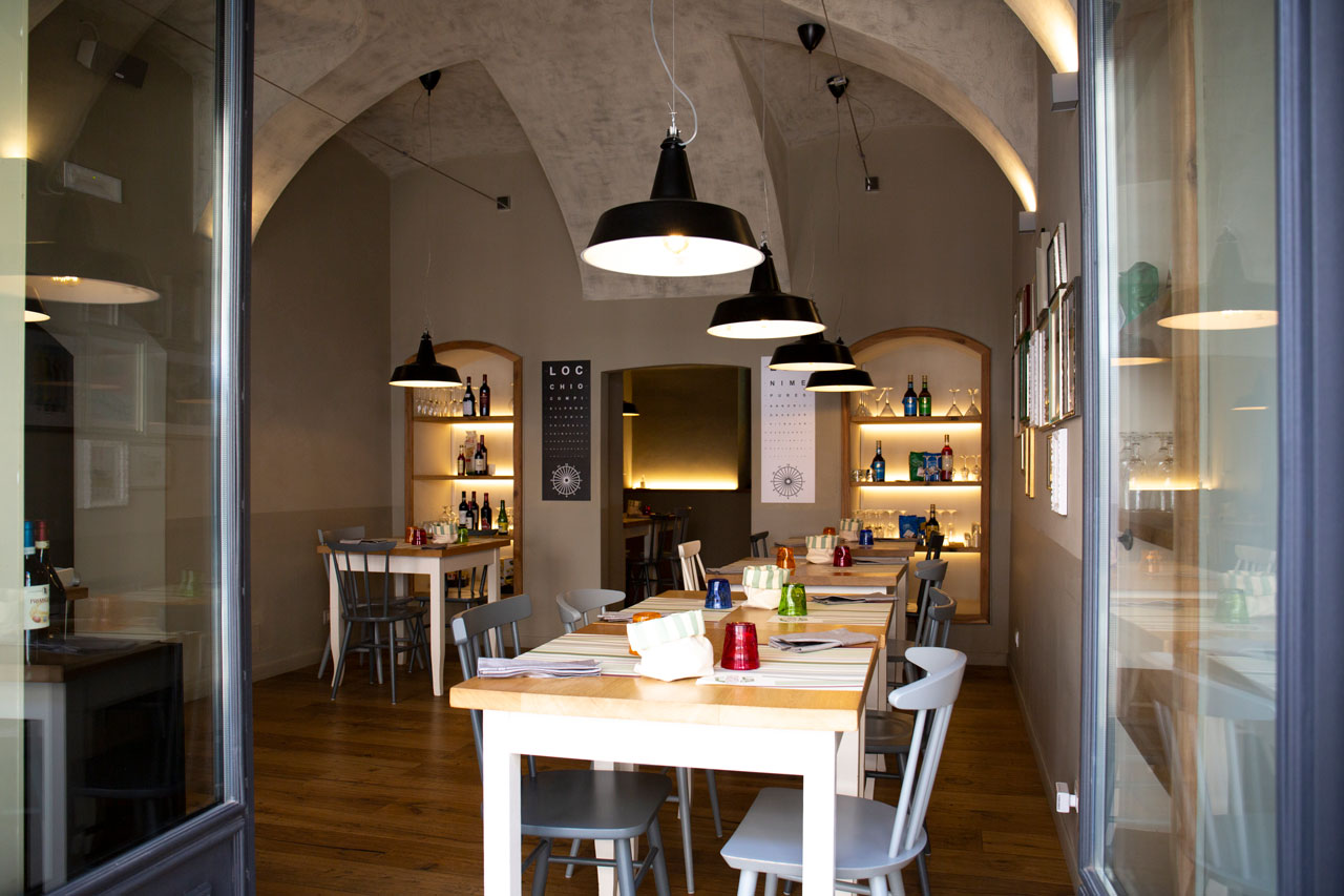 osteria-il-cortile-tavoli-dentro